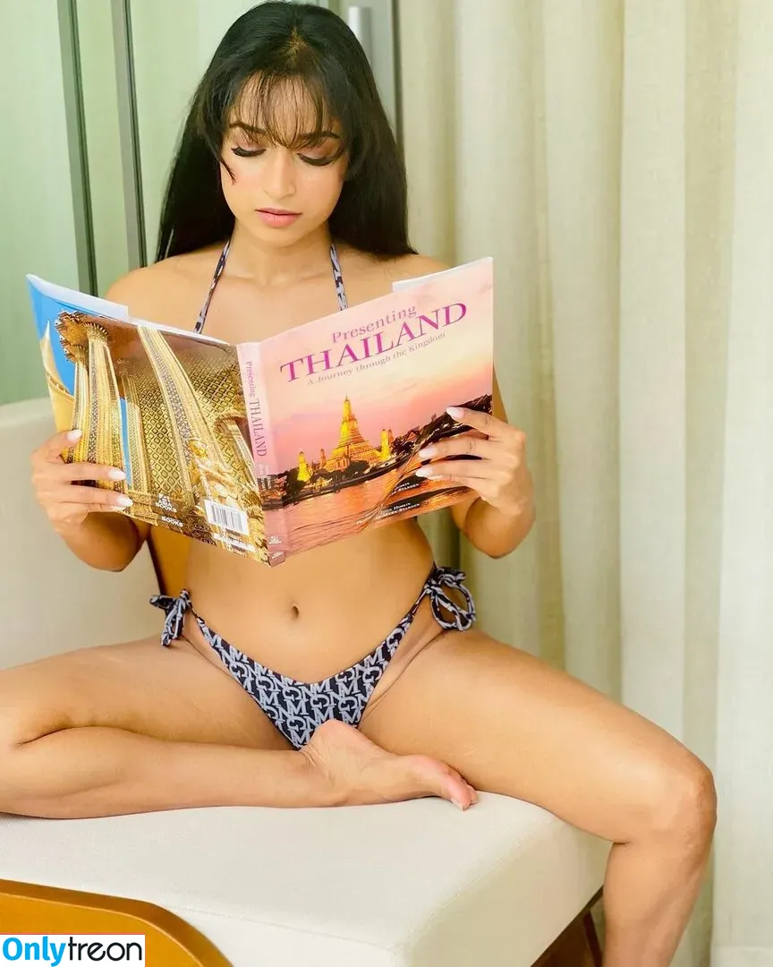 Pooja Bhalekar nude photo #0095 (PoojaBofficial / ipoojabhalekar)