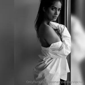 Poonam Pandey / Indian Goddess / iPoonampandey / poonampandeytv nude photo #0024