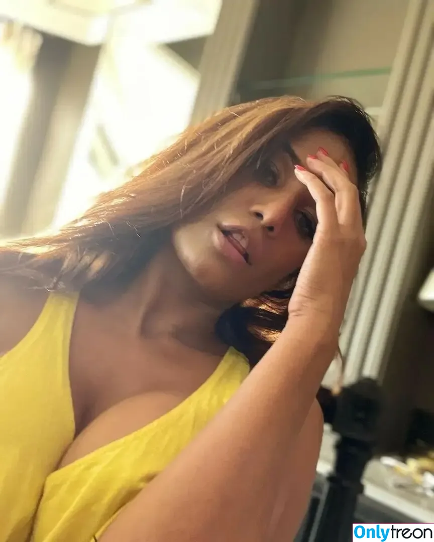Poonam Pandey nude photo #0399 (Indian Goddess / iPoonampandey / poonampandeytv)