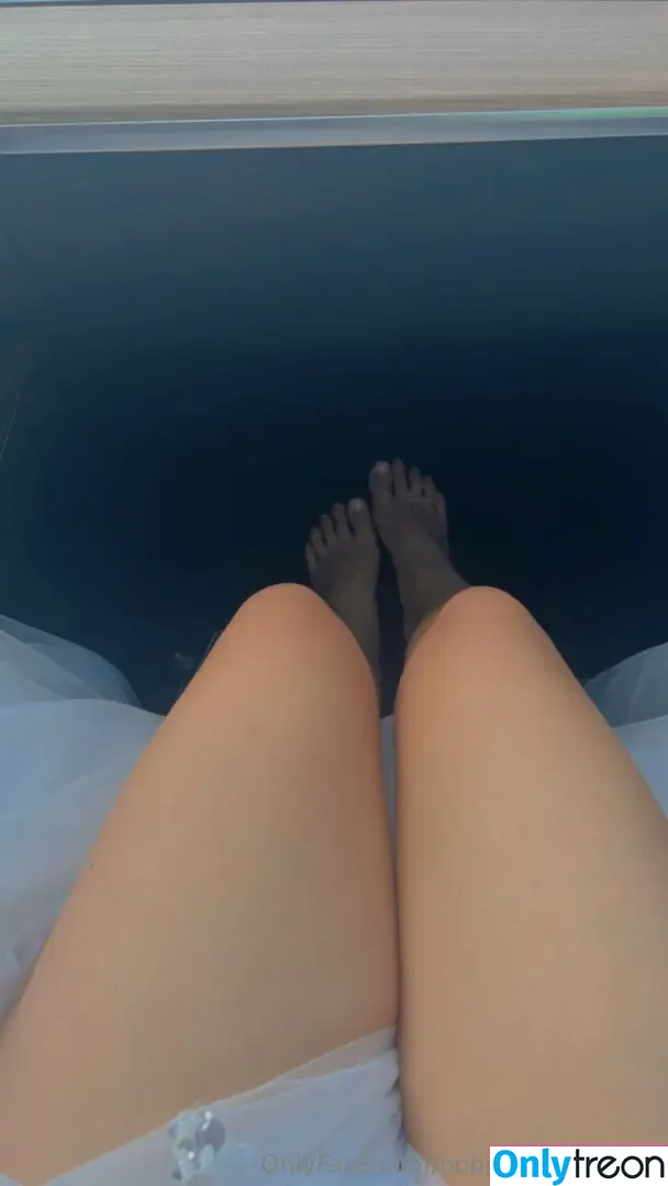 poppymeilleur999 nude photo #0006 (poppymeilleur)