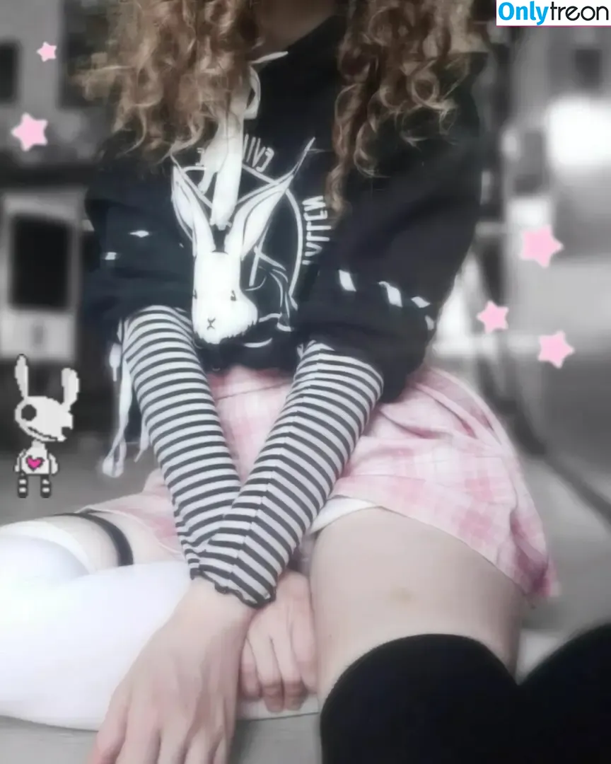 Porcelain Ghoul nude photo #0002 (p0rncelain_ghoul / porcelain.ghoul)