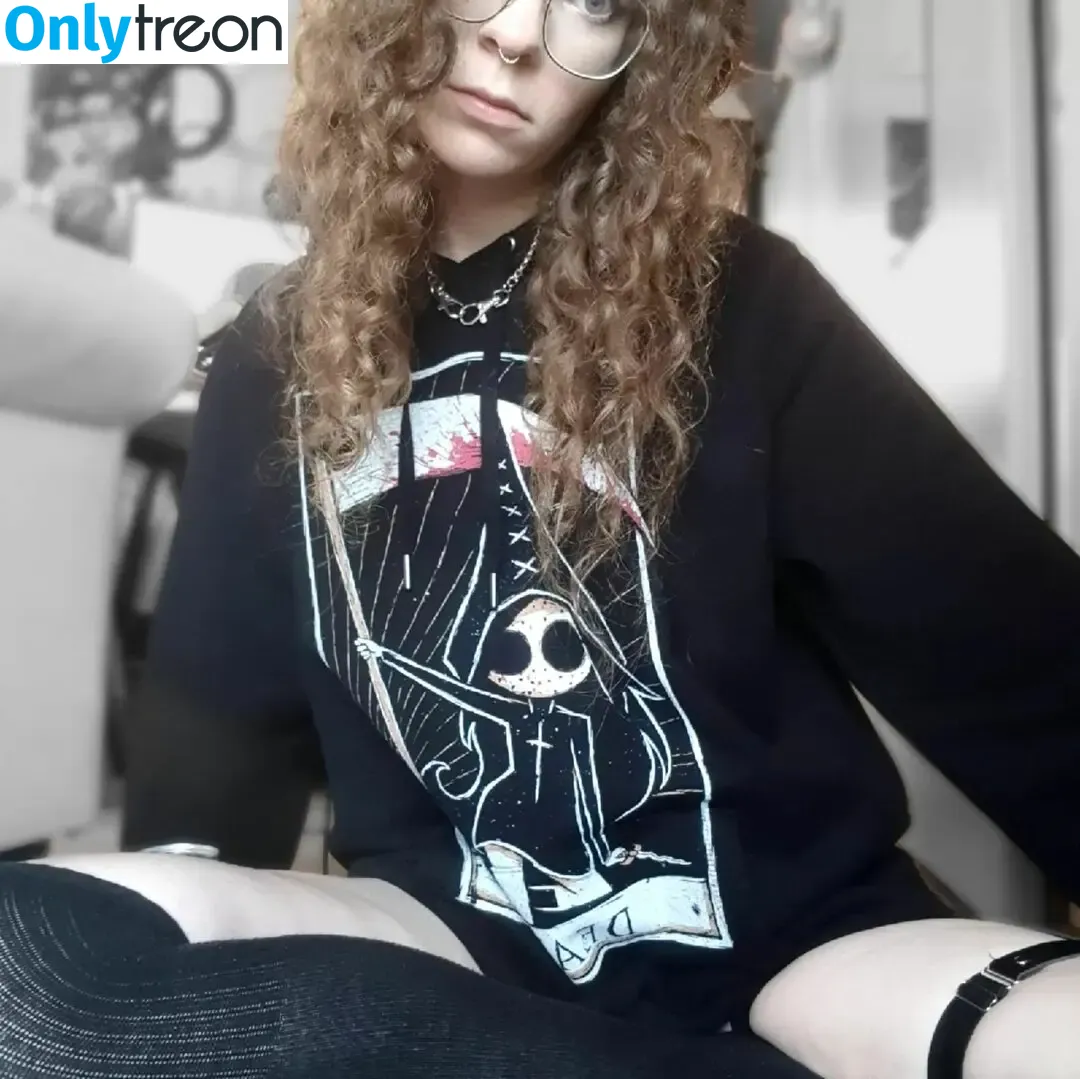 Porcelain Ghoul nude photo #0005 (p0rncelain_ghoul / porcelain.ghoul)