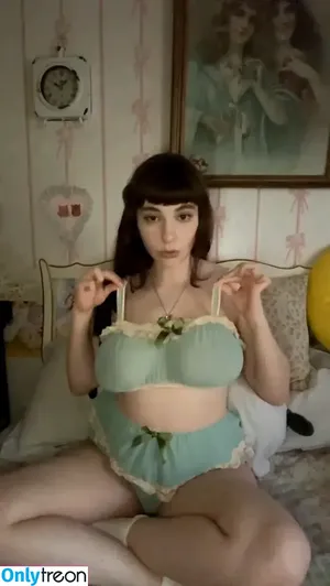porcelainmilkbottle / sleepylittledolly / u379634773 nude photo #0042