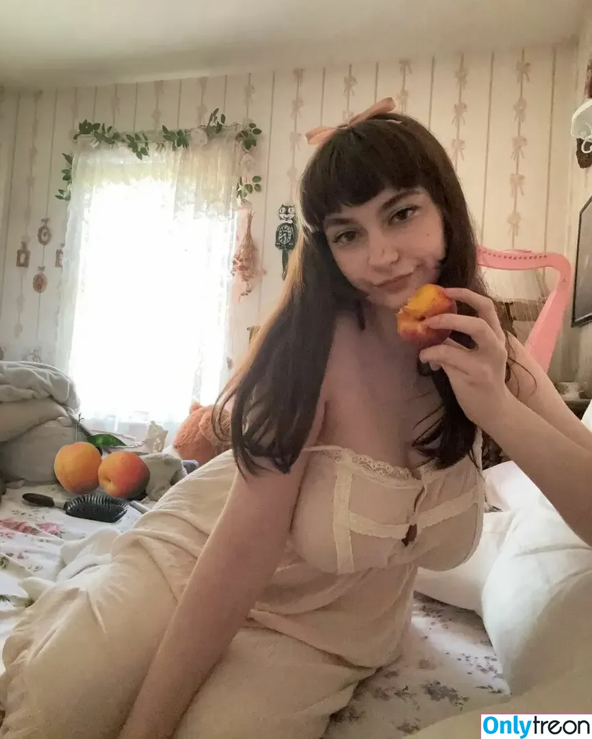 porcelainmilkbottle nude photo #0010 (sleepylittledolly / u379634773)