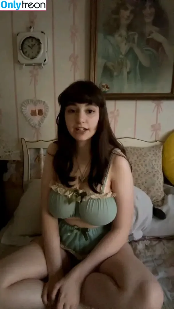 porcelainmilkbottle nude photo #0039 (sleepylittledolly / u379634773)
