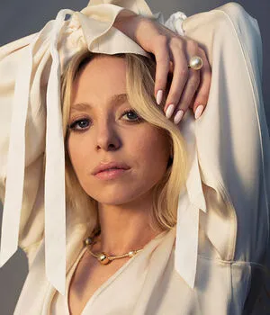 Portia Doubleday / portiadd фото голая #0004