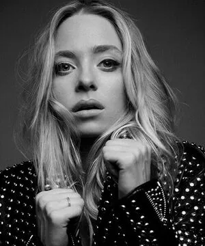 Portia Doubleday / portiadd фото голая #0011