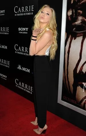 Portia Doubleday / portiadd фото голая #0054