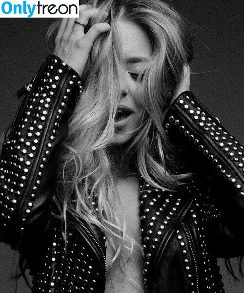 Portia Doubleday nude photo #0012 (portiadd)