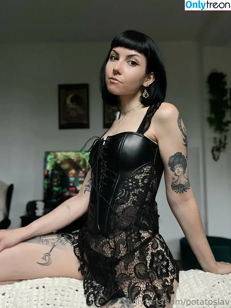 potatoslav nude photo #0154 (Rachel Lawrick / rachel_potato85)