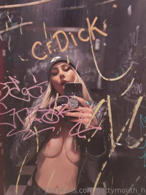 pottymouth_h / thepottymouthpod nude photo #0001