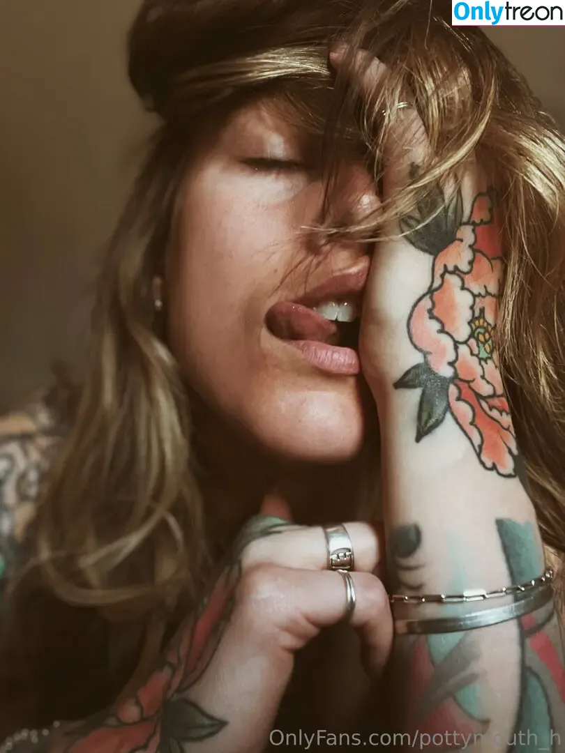 pottymouth_h nude photo #0422 (iampottymouth)