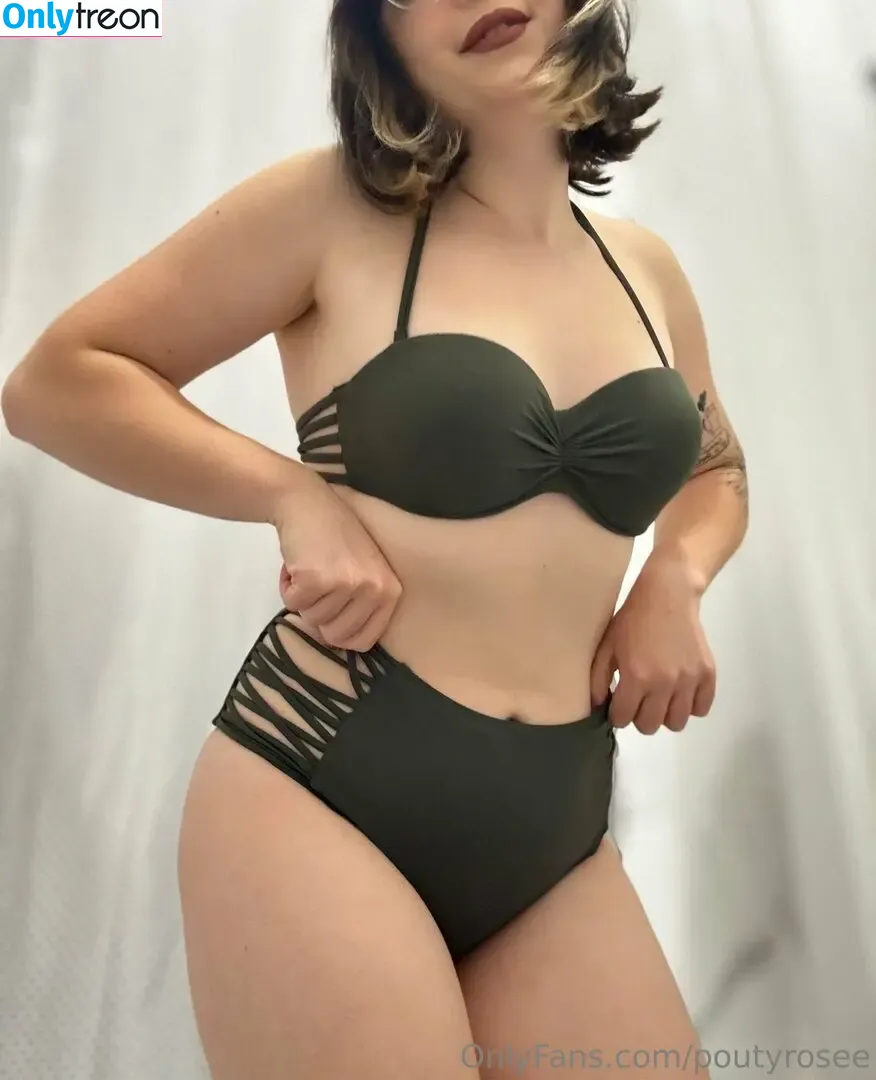 poutyrosee nude photo #0022 (pouty__official)