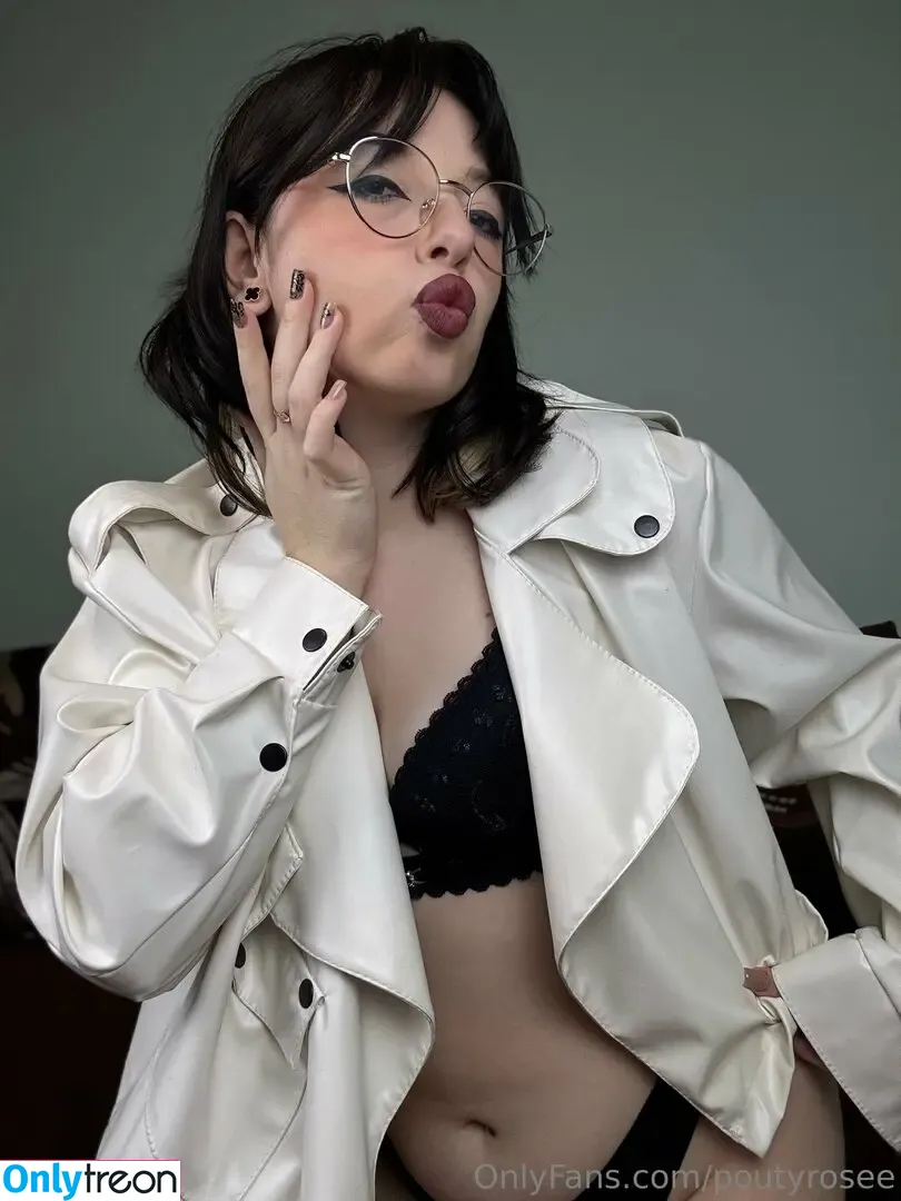 poutyrosee nude photo #0046 (pouty__official)
