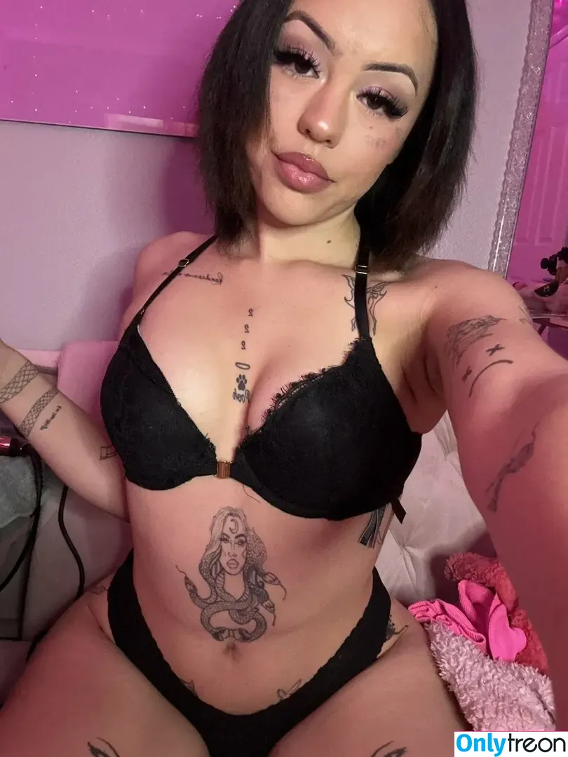ppcocaine nude photo #0006 (Lilliane Catherine Diomi / ppcoca1ne / ppcocaine.ca)