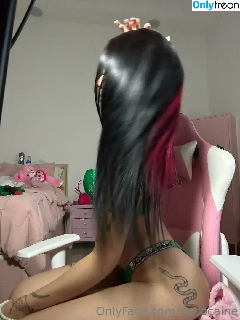 ppcocaine nude photo #0032 (Lilliane Catherine Diomi / ppcoca1ne / ppcocaine.ca)