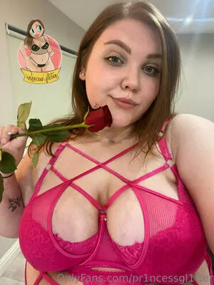 pr1ncessgl1tterfree / missamerrrickaa nude photo #0018