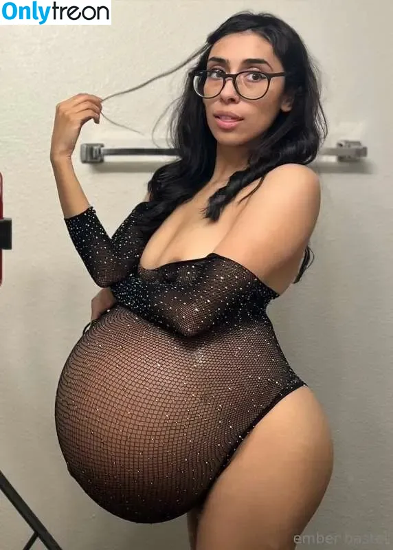 Pregnant Ember голая photo #0029 (emberbastet)