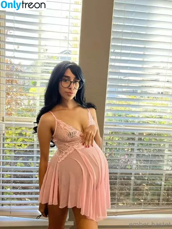 Pregnant Ember голая photo #0035 (emberbastet)