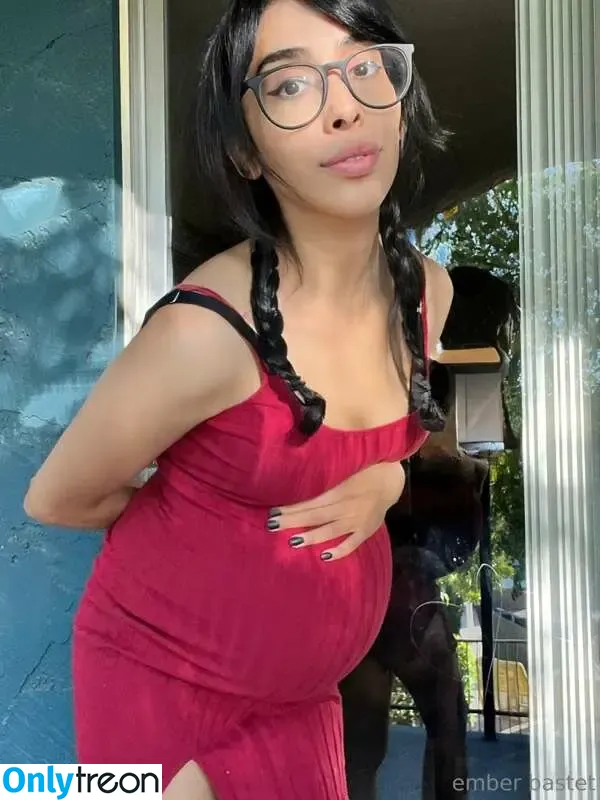 Pregnant Ember голая photo #0044 (emberbastet)