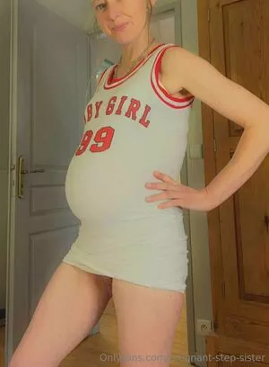 pregnant-step-sister / pregnantstepsister_ фото голая #0410