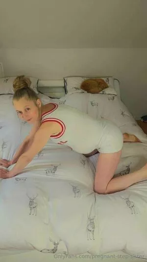 pregnant-step-sister / pregnantstepsister_ фото голая #0415