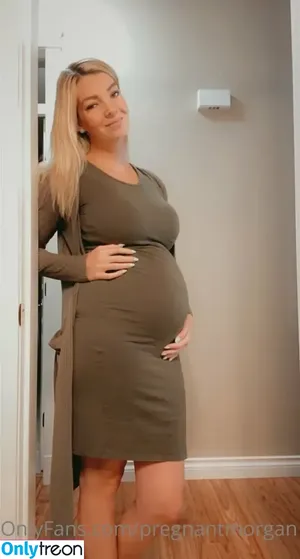 pregnantmorgan / expecting_grey nude photo #0023
