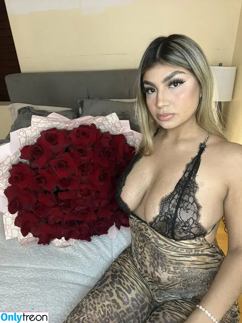 Prettyassdee3_ nude photo #0010 (afterdarkd1 / prettyassdeee__)