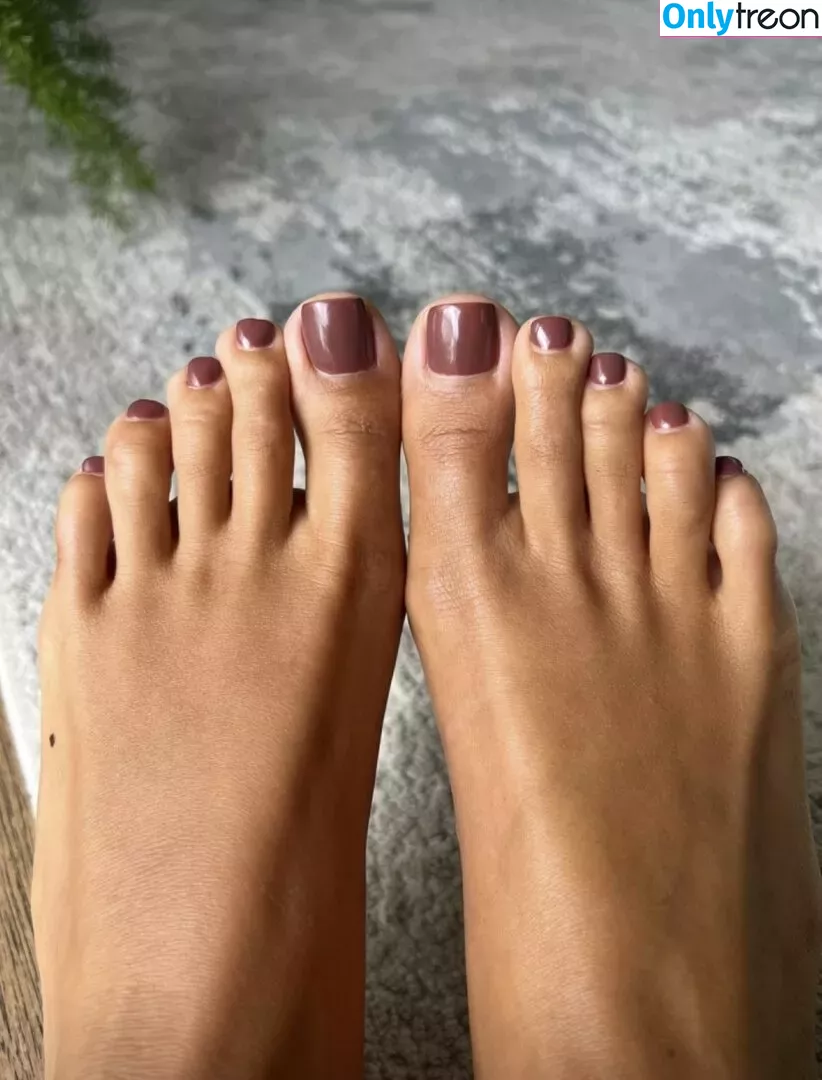 prettyeyesprettytoes nude photo #0002 (prettyeyesprettyfeet)