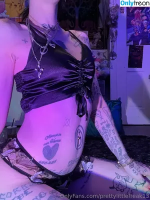 prettylittlefreak13 / pre.ttylil13 nude photo #0200