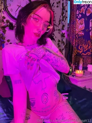 prettylittlefreak13 / pre.ttylil13 nude photo #0212