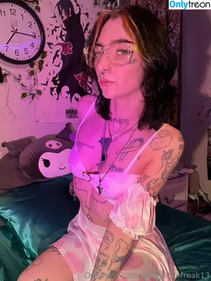prettylittlefreak13 / pre.ttylil13 nude photo #0235