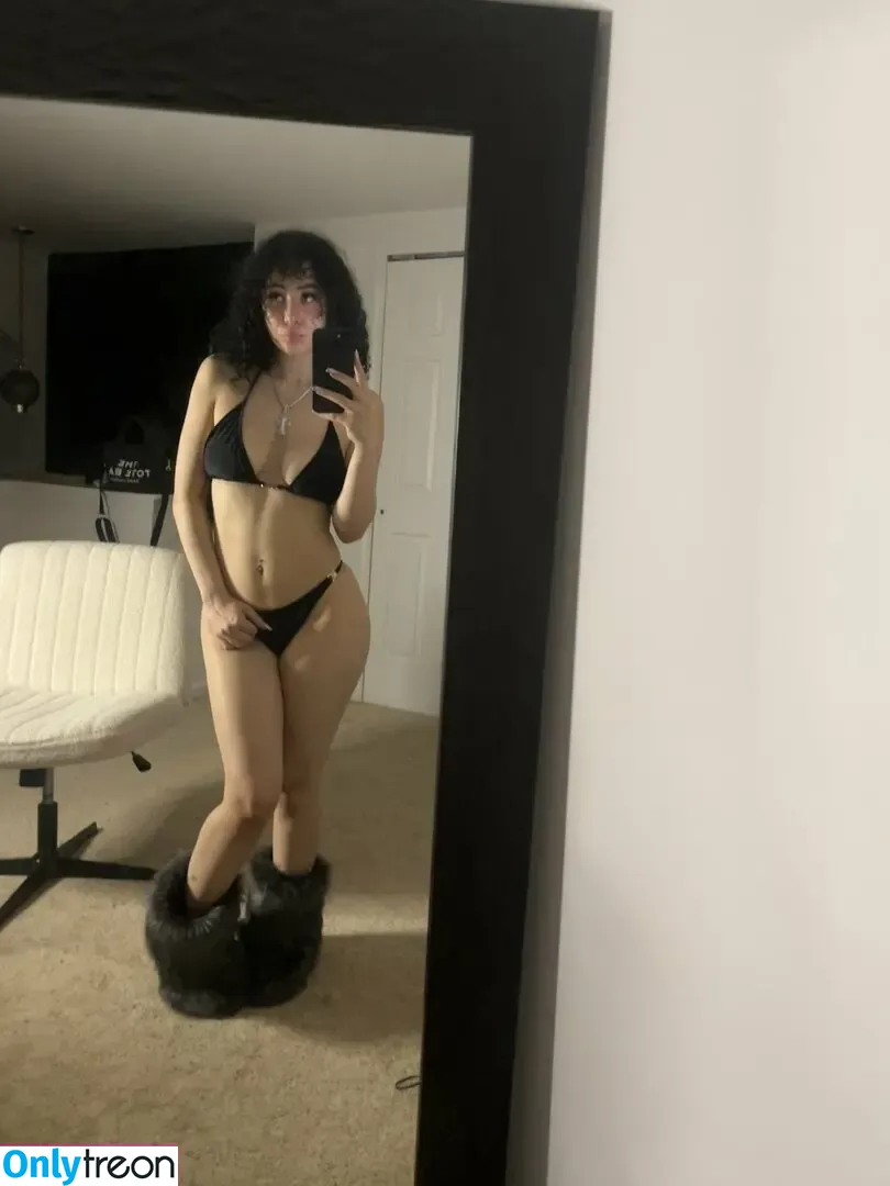 prettynicoletay nude photo #0003 (nicolenyte / prettynicki_)