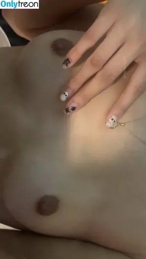 prettyybutsad / blueberry.brows nude photo #0077