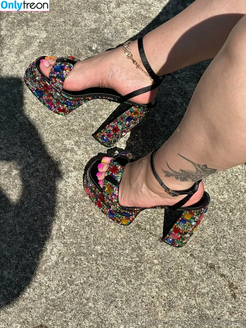 prettyyheelz nude photo #0009 (prettyyheelz)