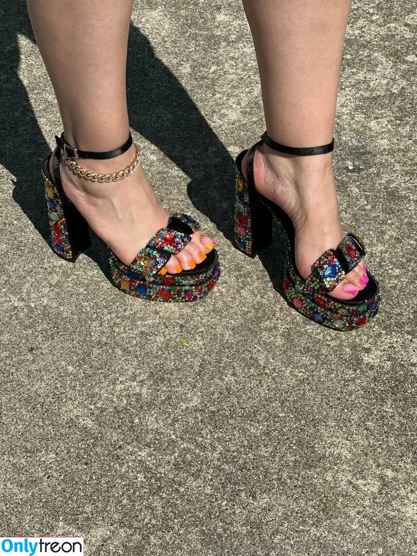 prettyyheelz nude photo #0011 (prettyyheelz)