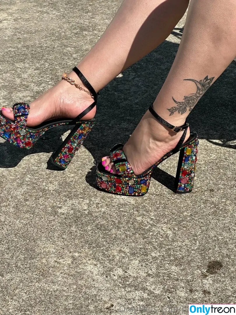 prettyyheelz голая photo #0015 (prettyyheelz)