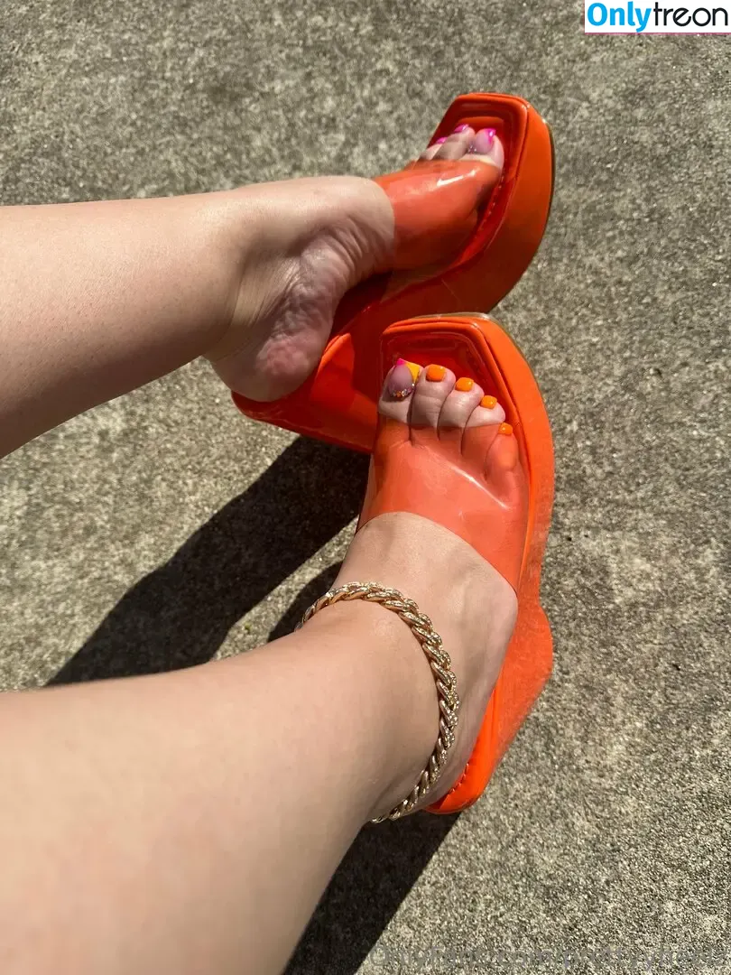 prettyyheelz nude photo #0030 (prettyyheelz)