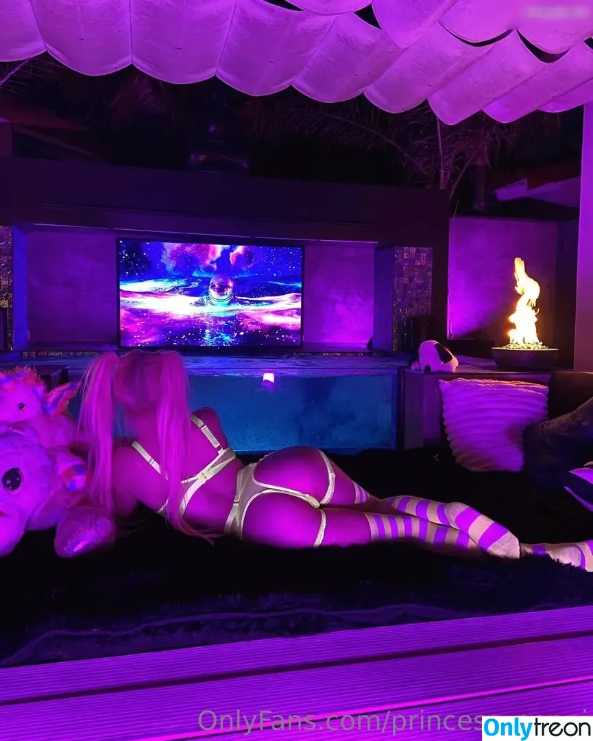 Princess_Poppi nude photo #0207 (Poppidoux / daisywaifufree / princess_poppy_vt)