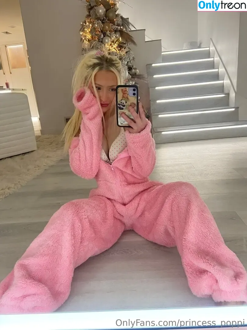 Princess_Poppi nude photo #0253 (Poppidoux / daisywaifufree / princess_poppy_vt)