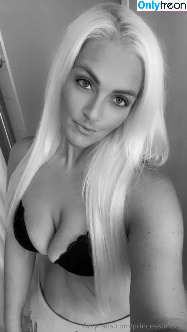 princessariel32 nude photo #0005 (princessariel32)