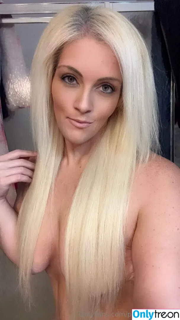 princessariel32 nude photo #0035 (princessariel32)