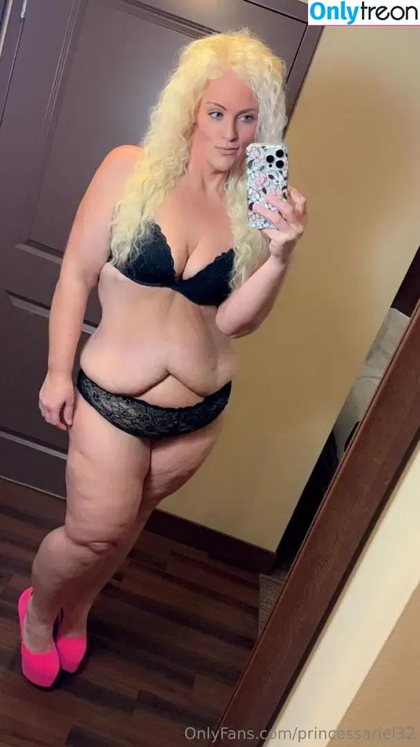 princessariel32 nude photo #0041 (princessariel32)