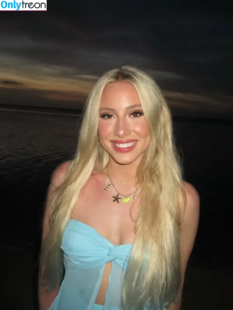 Princessava22 голая photo #0024 (goddessava22 / princessavaa222)