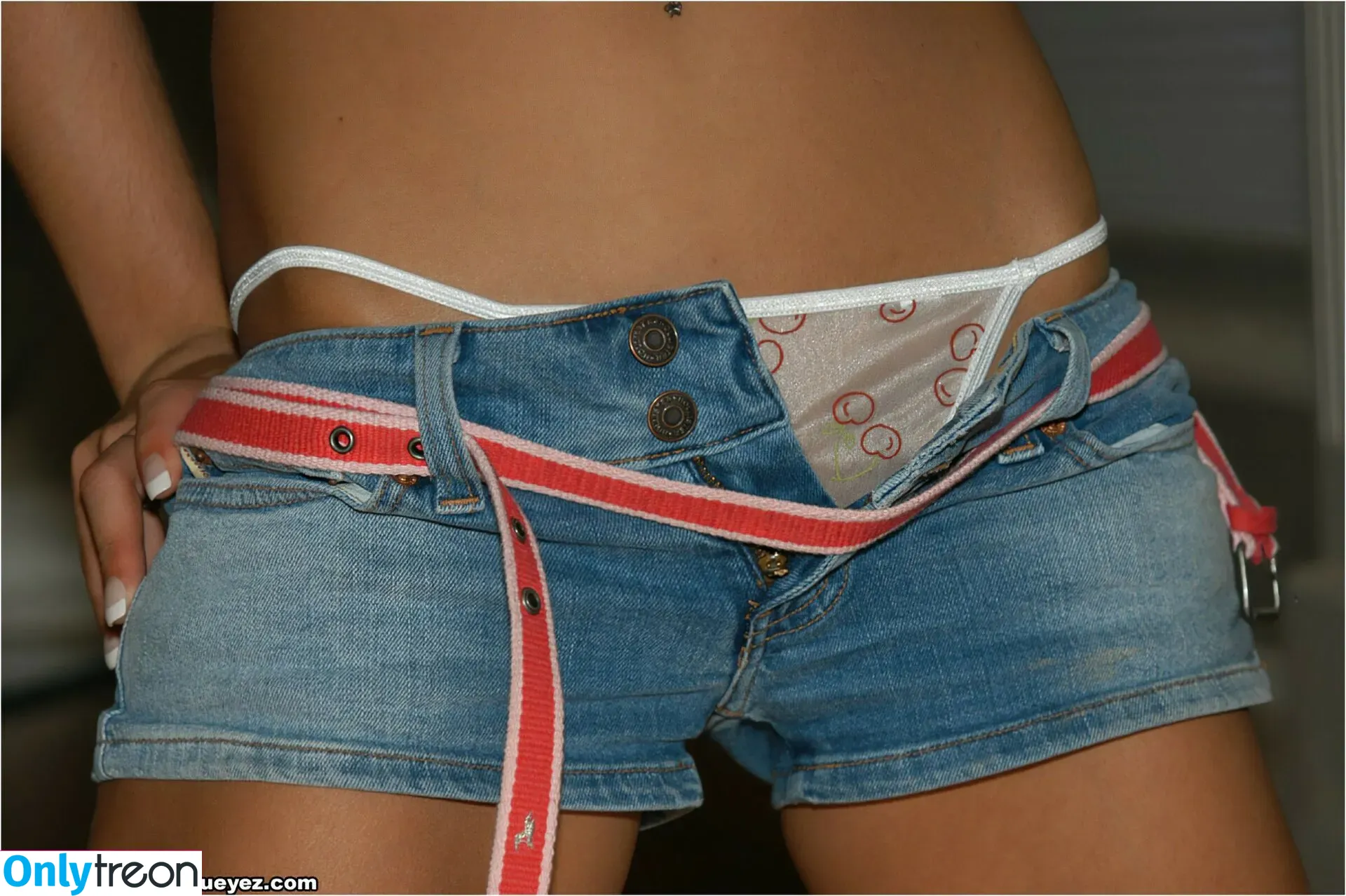 PrincessBlueyez nude photo #0138 (babyblueyez69 / princessblueyes)