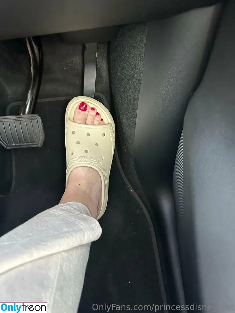 princessdisneyfeet nude photo #0016 (princessdisneyfeet)