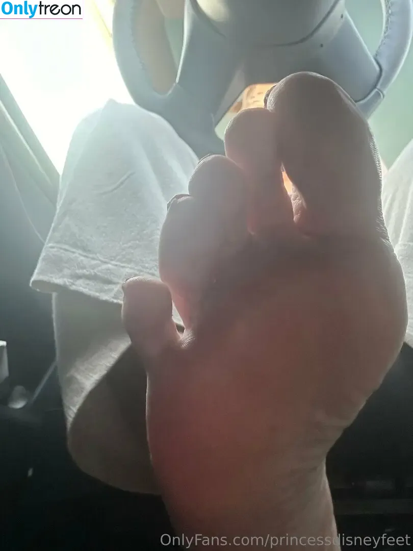 princessdisneyfeet nude photo #0017 (princessdisneyfeet)