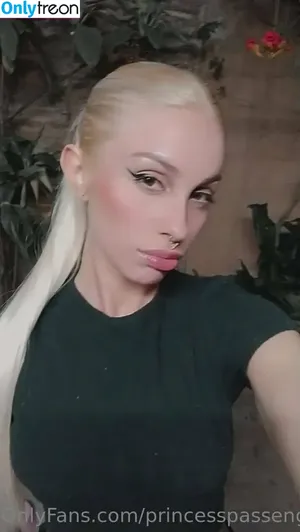  nude photo #0009