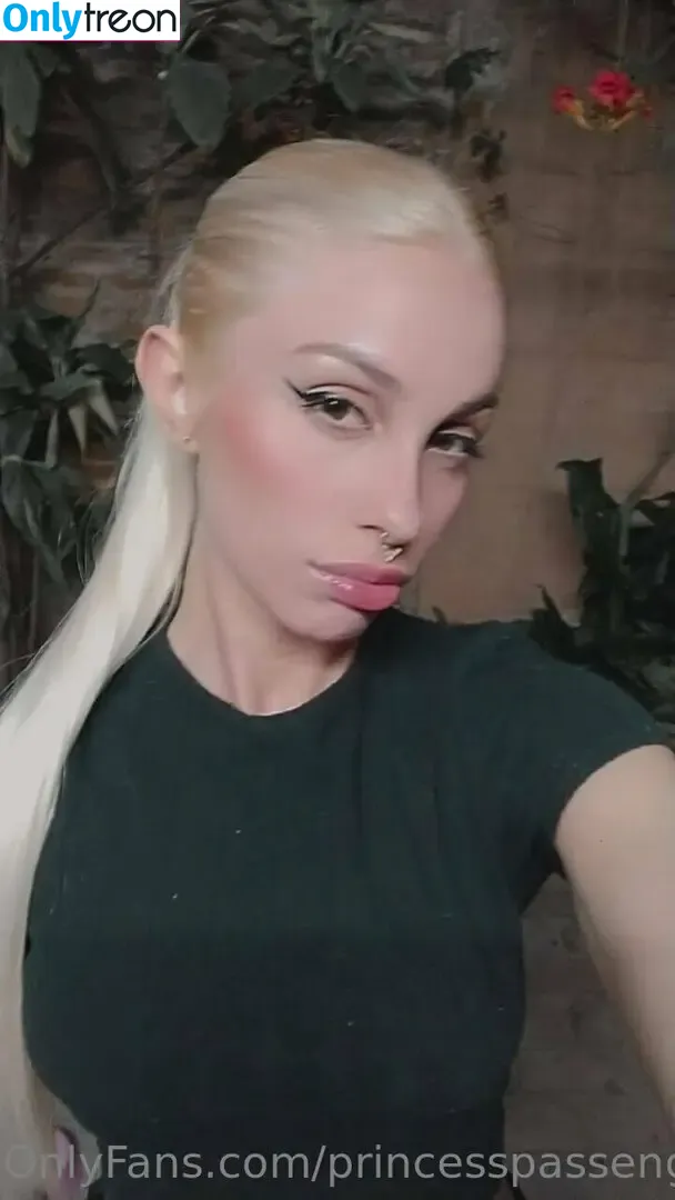 princesspassengerr nude photo #0009 (princesspassengerr)