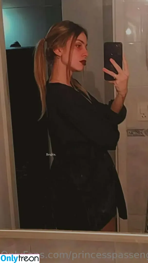 princesspassengerr nude photo #0023 (princesspassengerr)
